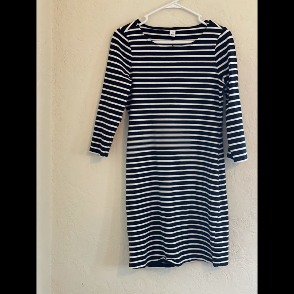 Old Navy right (spandex & cotton) striped dress